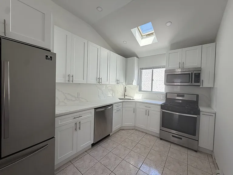 57 Dunwood Rd #B — Photo 4