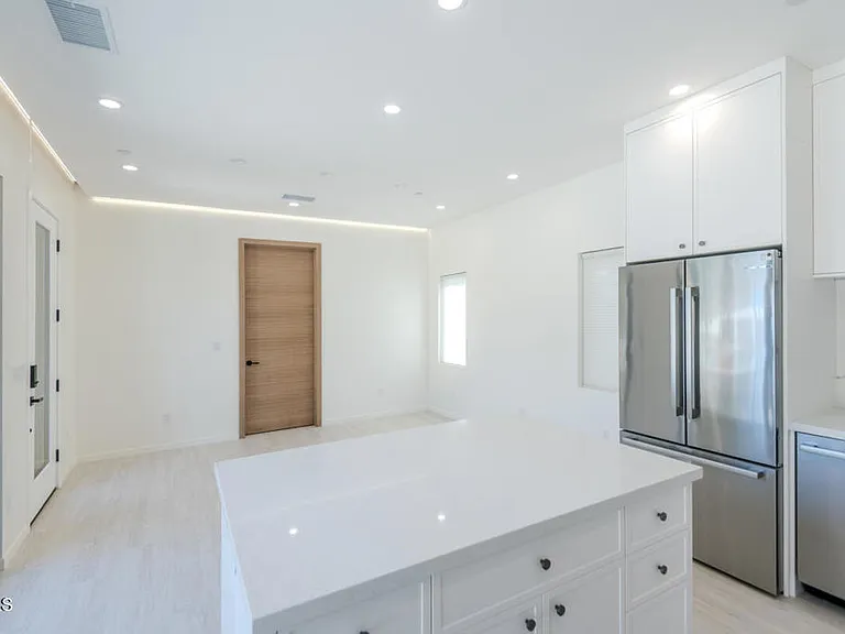 4819 Oakwood Ave — Photo 31