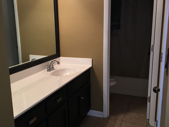 5th image of 425 Brookside Dr