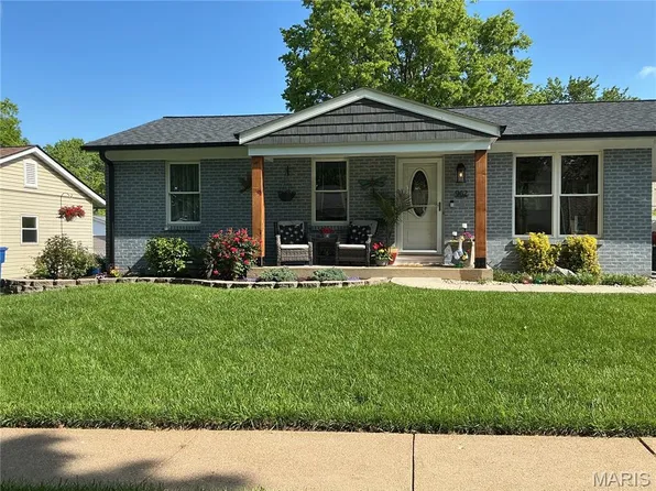 962 Tree Trails Ln, Fenton, MO 63026