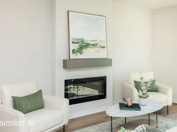 1131 NW Petersen Dr, Waukee, IA 50263