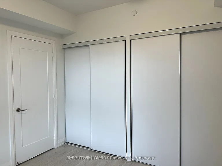 412 Silver Maple Rd #427 — Photo 12