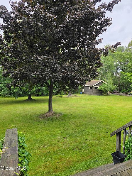 4th image of 1129 Berne Altamont Road
