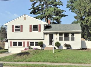 13 Overton Rd, Hamilton, NJ 08690