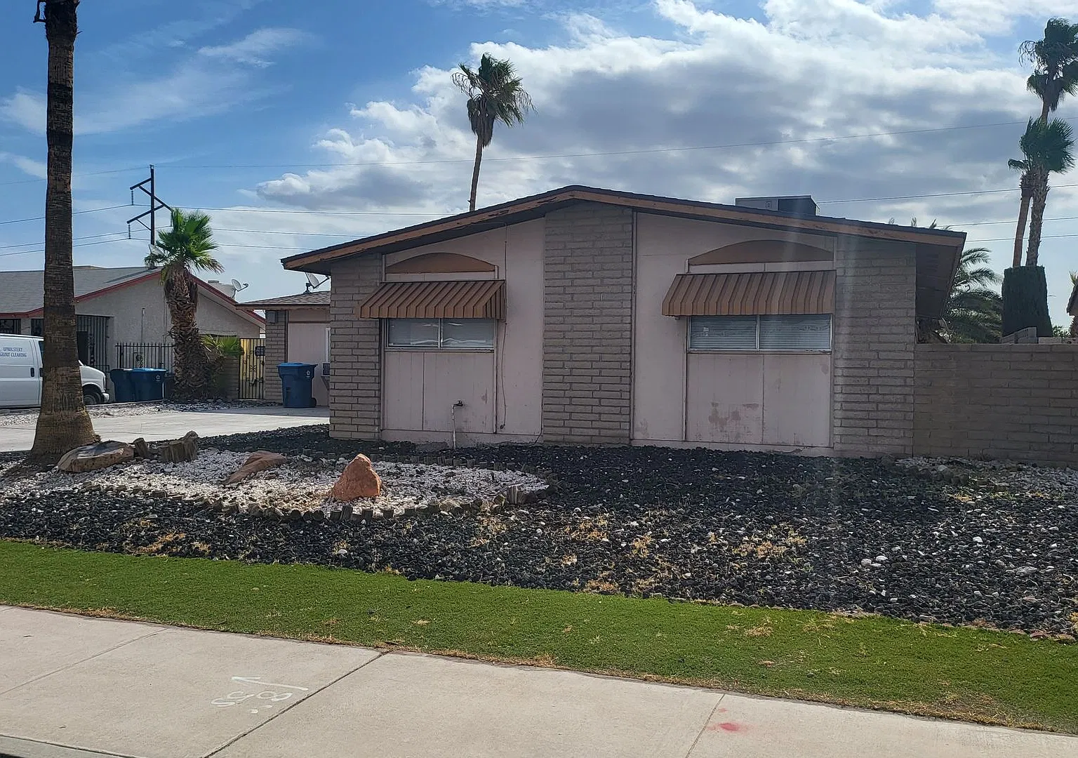 Gorgeous one-story home with a pool! — Photo 1