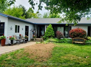 11 Tamarack Ct, New Tecumseth, ON L0G1W0
