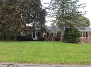 730 Wright St, Jonesville, MI 49250
