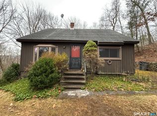 26 Village Circle, Naugatuck, CT 06770