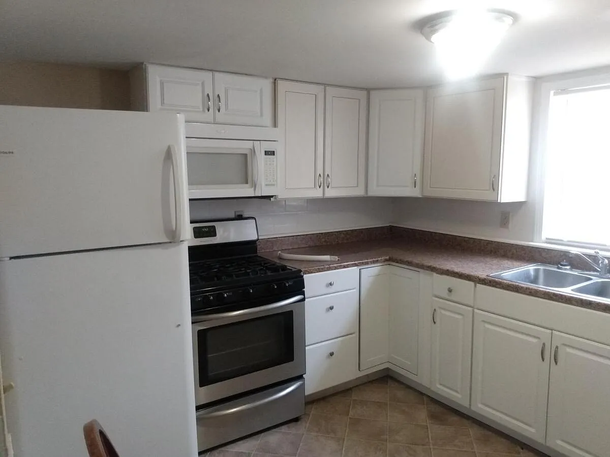 2 bed, 925 sqft, $1,300 — Photo 4