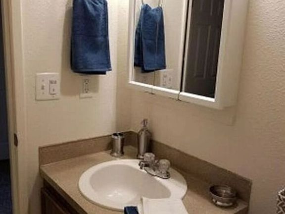 5th image of 376 S Locust St #376