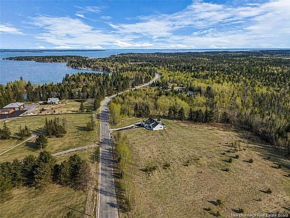 2nd image of 72 Indian Island Rd