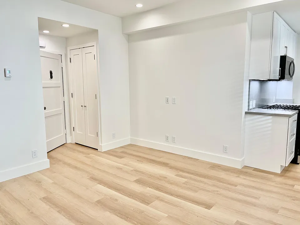 1740 Broadway St #201