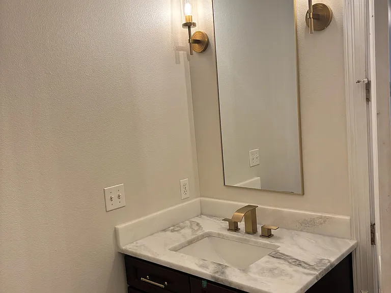 633 N Carrollton Ave — Photo 12