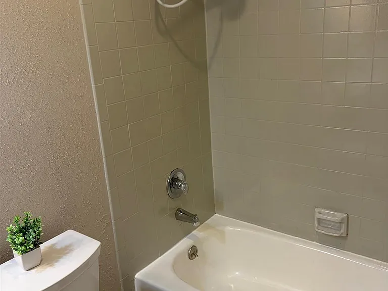 17331 Red Oak Dr #24 — Photo 6