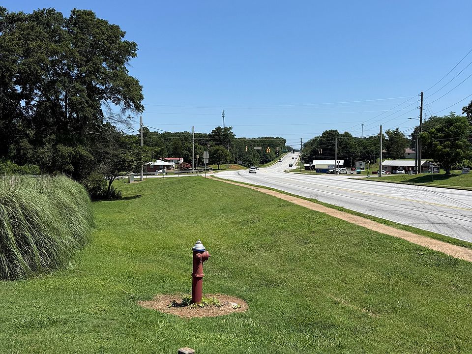 2nd image of 5246 Us Highway 441 S