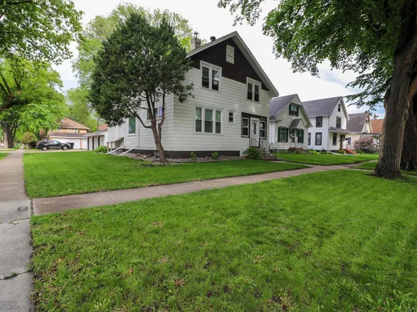 1002 5th St N, Fargo, ND 58102