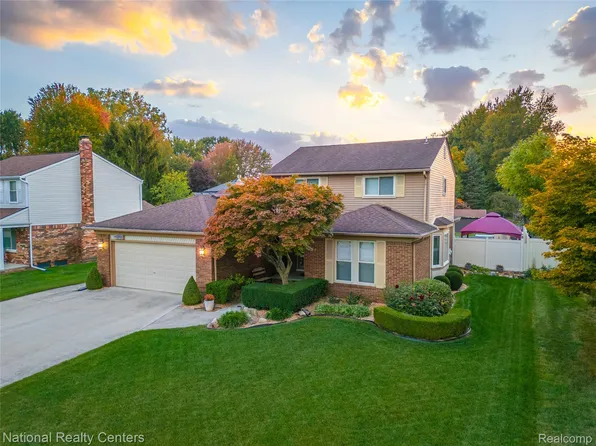 40703 Olympia Dr, Sterling Heights, MI 48313