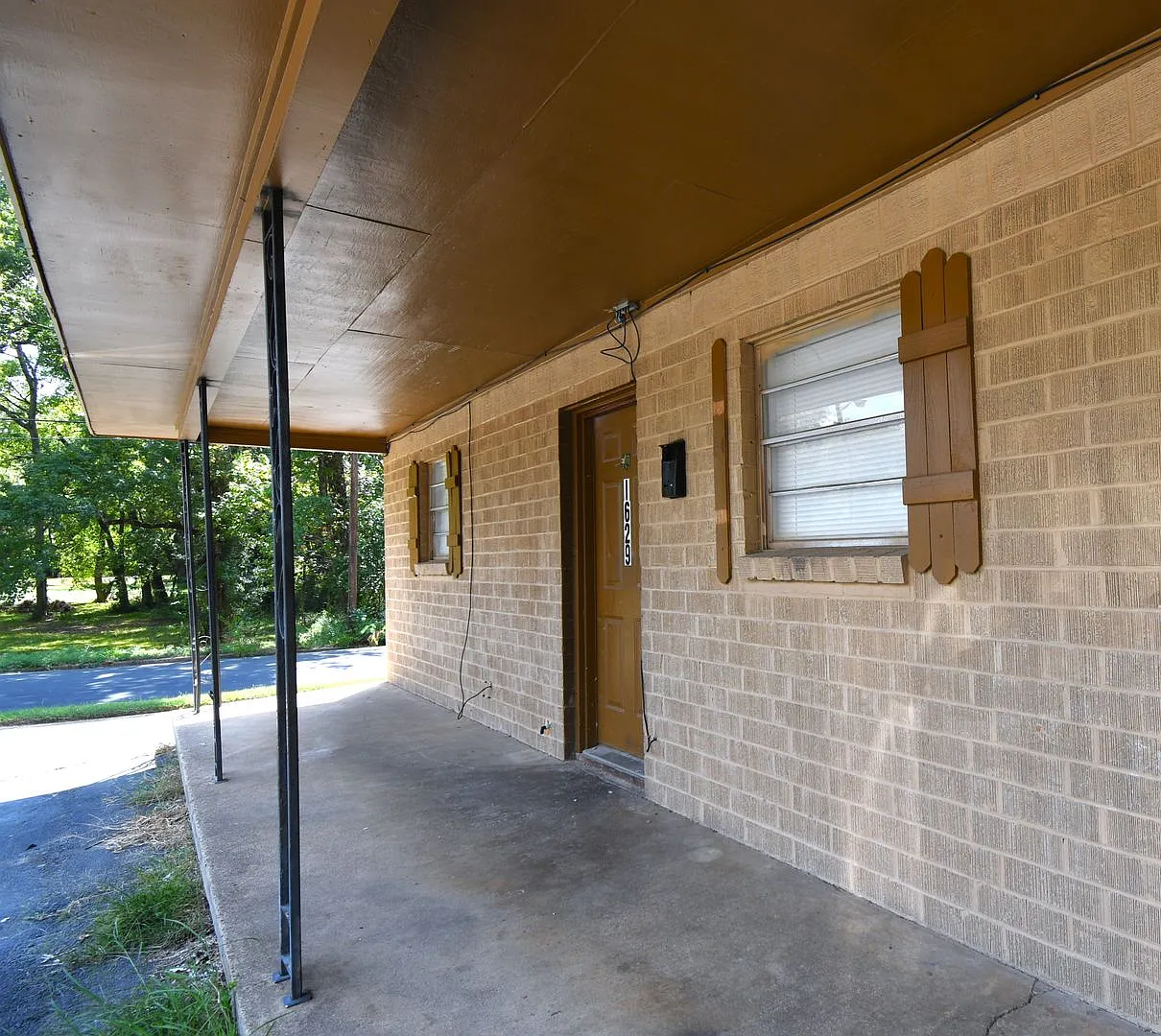1629 W Mims St — Photo 2