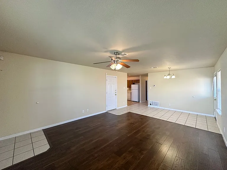 4304 Elms Run Cir — Photo 3
