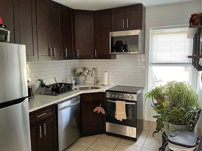26 Brewer St #1 — Photo 12