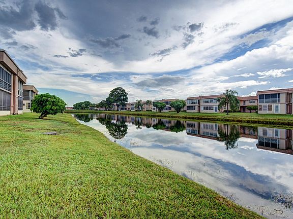 5th image of 336 Monaco Park #G