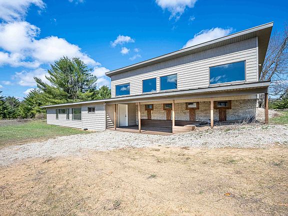 2nd image of 4680 Wilson Rd
