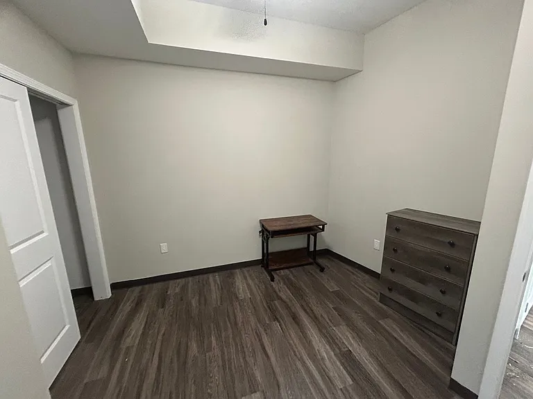 302 E Clark St — Photo 21