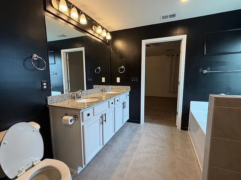 1097 Sapphire Dr — Photo 20