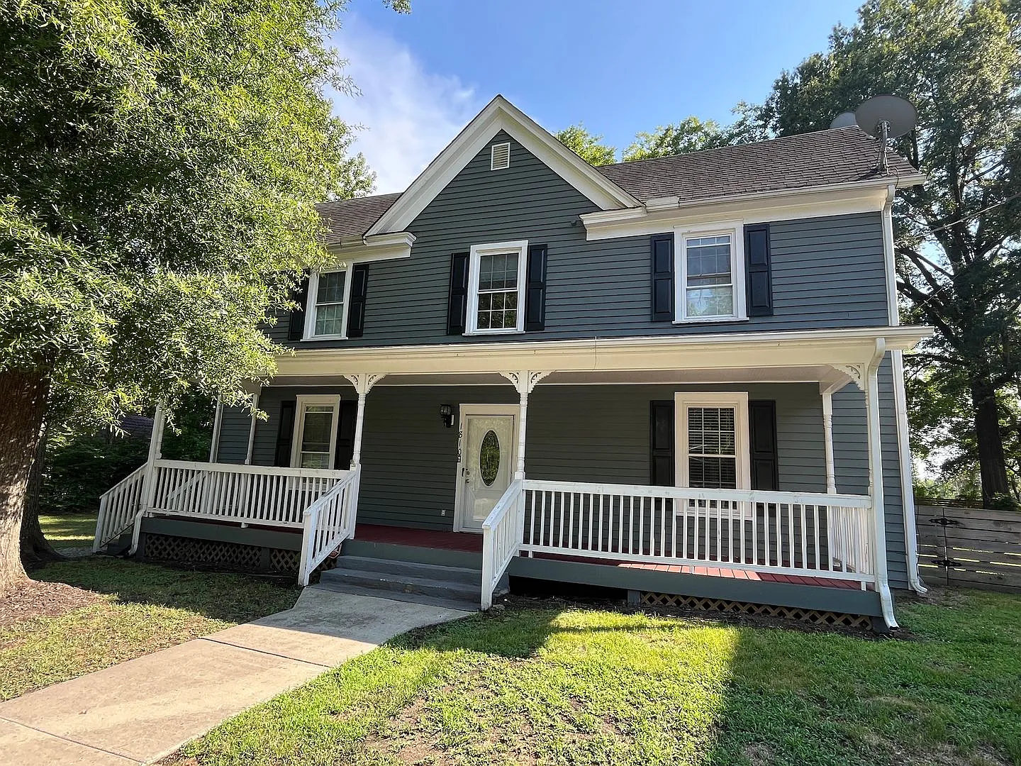 **Offering Refundable Application Fees & $150 Move In Promotion** Charming 3bd, 2ba Durham Home W... — Photo 2