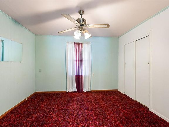 3rd image of 272 Historic Main St