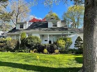 11 Wakefield Ave, Port Washington, NY 11050