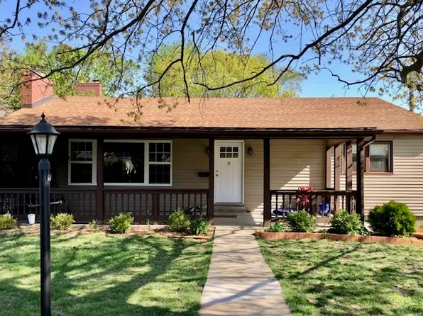 2000 N Willow Rd, Urbana, IL 61801