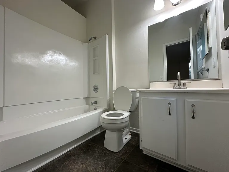 1801 Queen Anne Ct — Photo 21