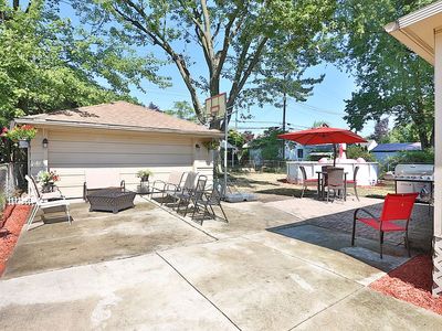 1149 Mayburn St, Dearborn, MI, 48128