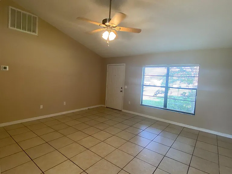 917 Sunshine Way SW — Photo 31