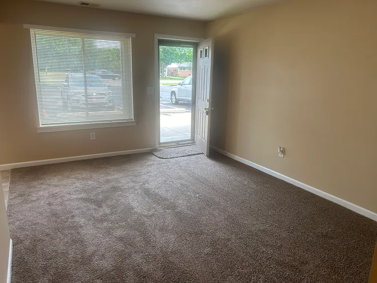 19102 E Forteen Mile Rd — Photo 9