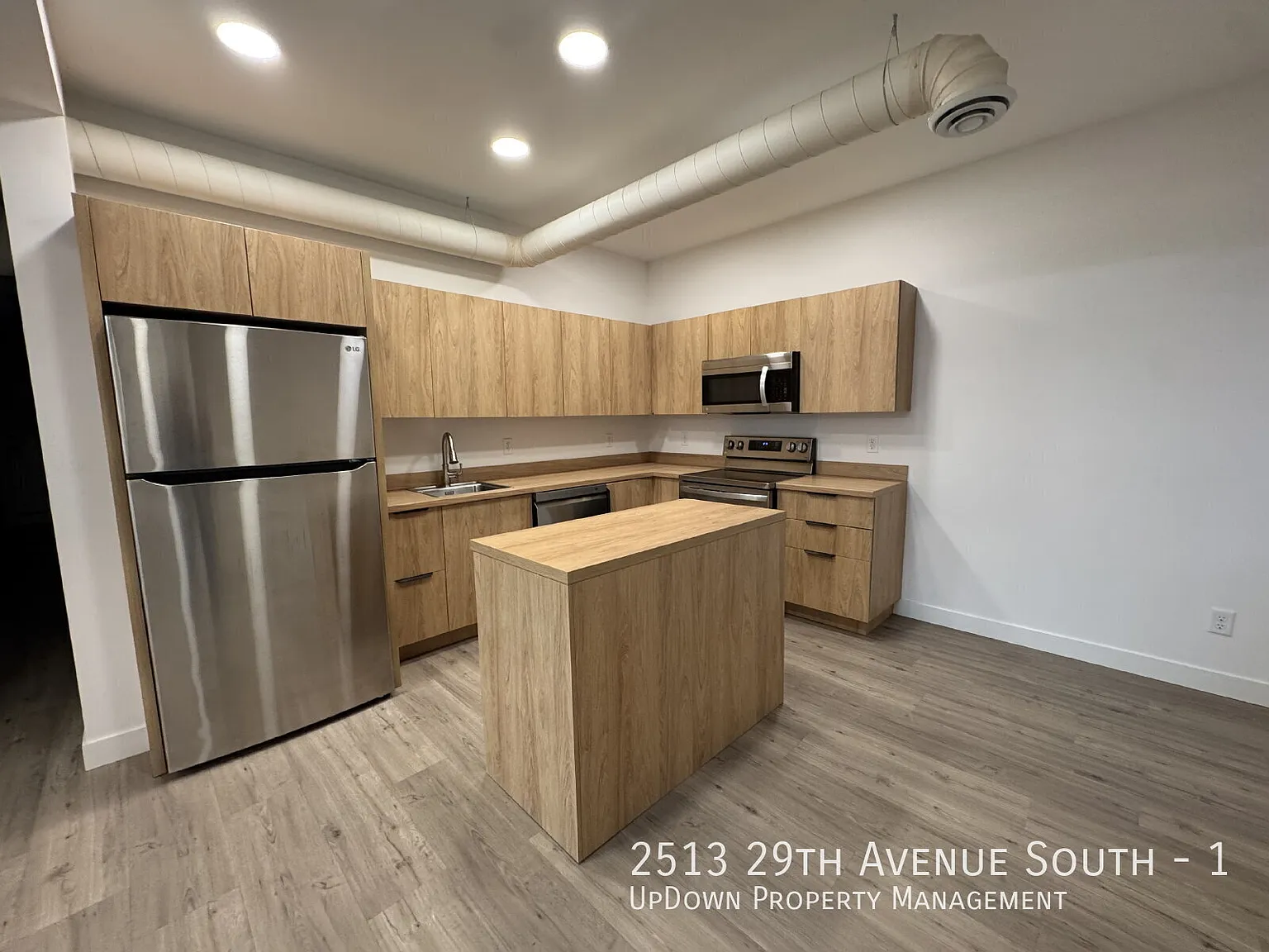 2513 29th Ave S — Photo 3