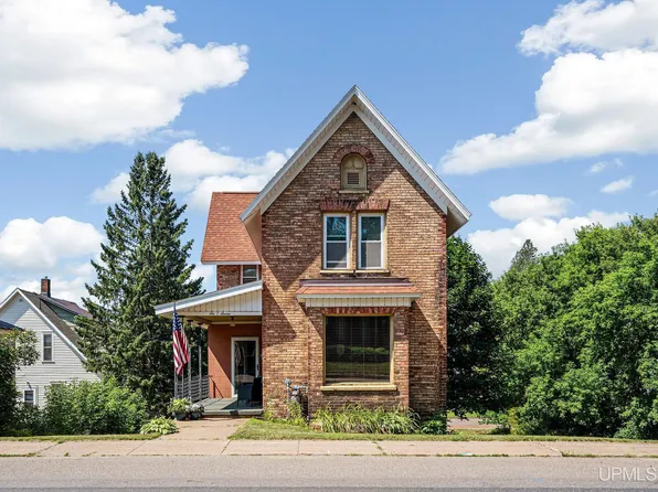 607 N 3rd St, Ishpeming, MI 49849