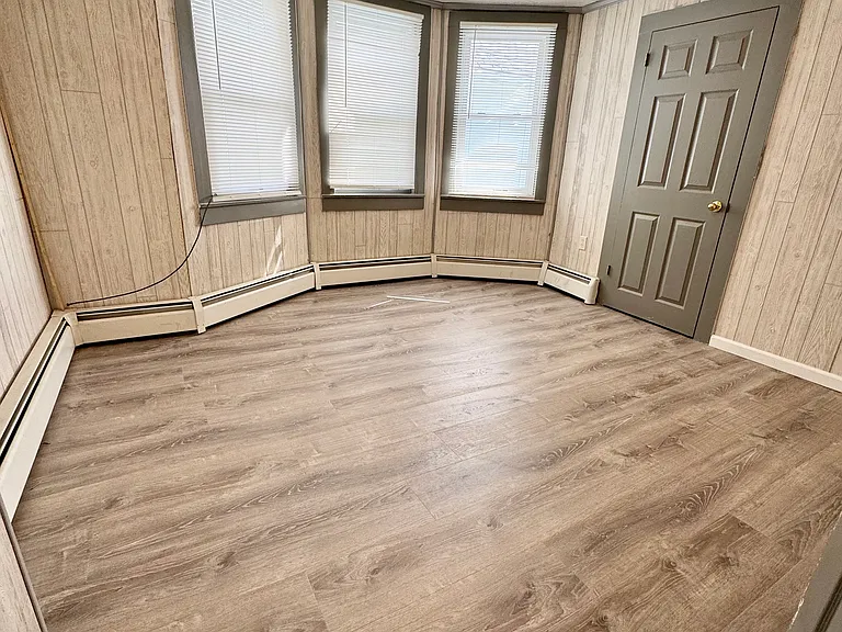 221 Bauer St — Photo 6