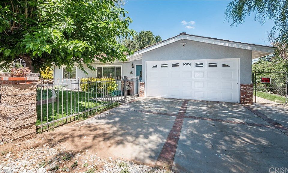 1st image of 3841 Gillespie Ave