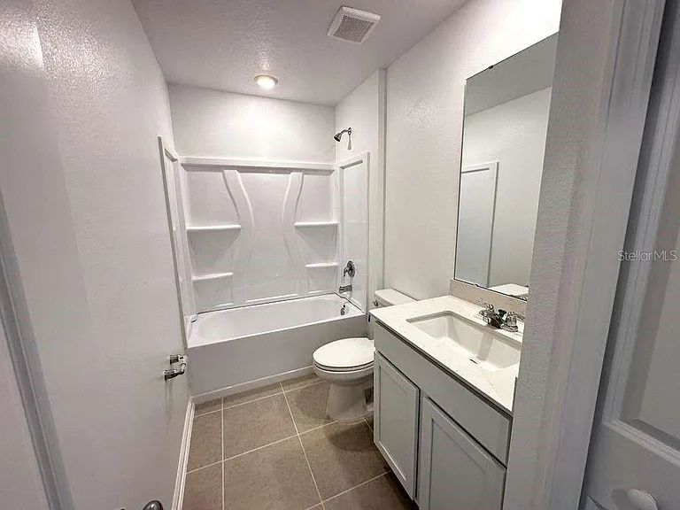2154 Chris Dr — Photo 6