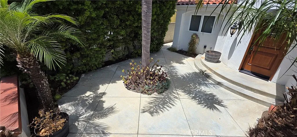 5 bed, 3001 sqft, $6,800 — Photo 4