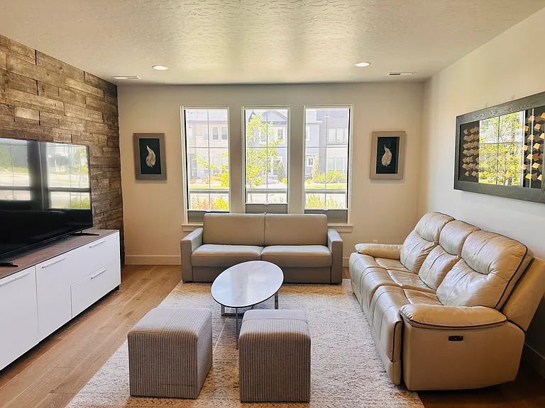 4410 E Parkcenter Blvd — Photo 11
