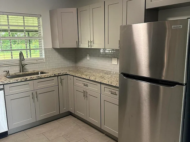 4786 Cambridge St — Photo 5