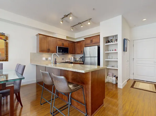 1336 Main St #307, Squamish, BC V8B 0R2