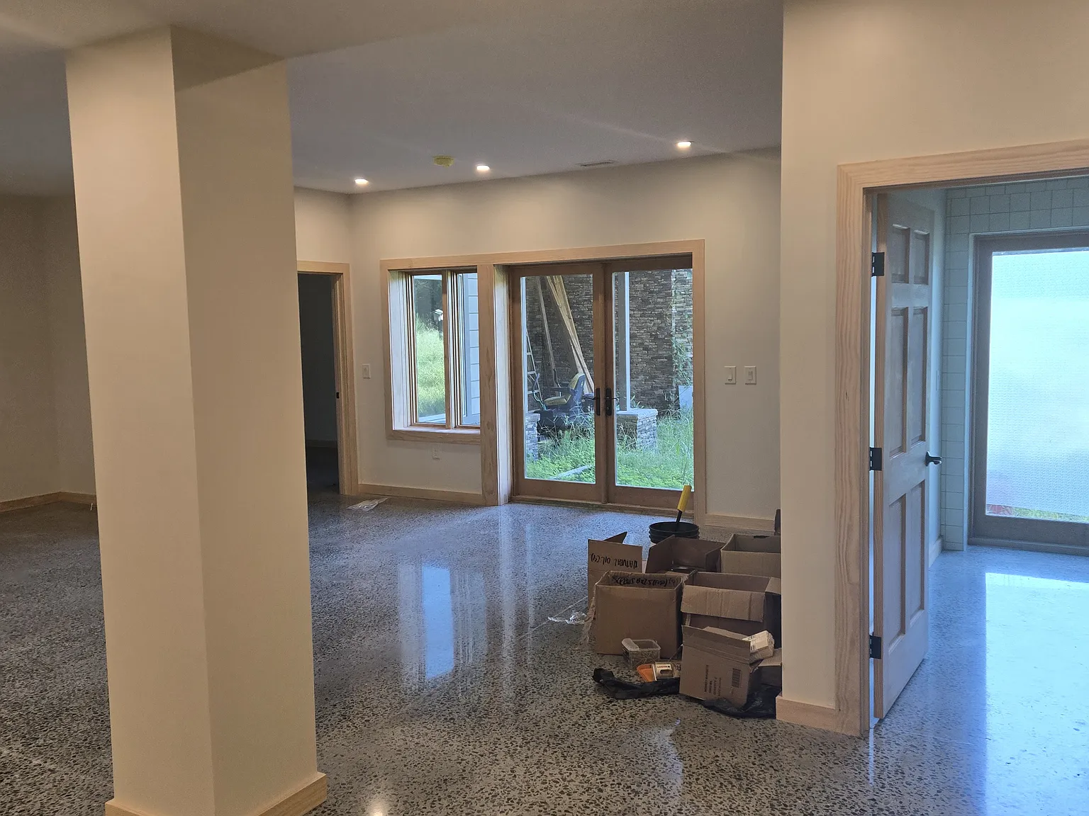 2 bed, 1500 sqft, $2,500 — Photo 2