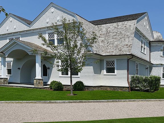 3rd image of 52 Quogue St #3