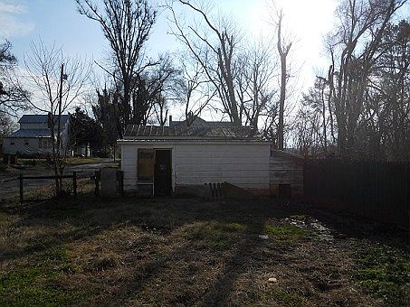 2nd image of 104 B St