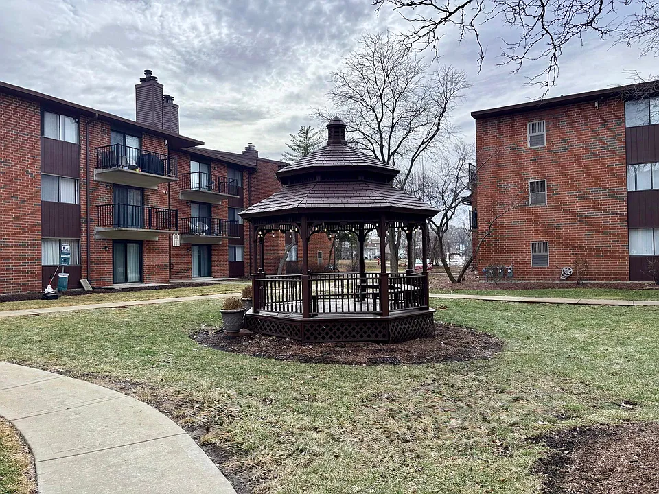 Royal Grove Apartments