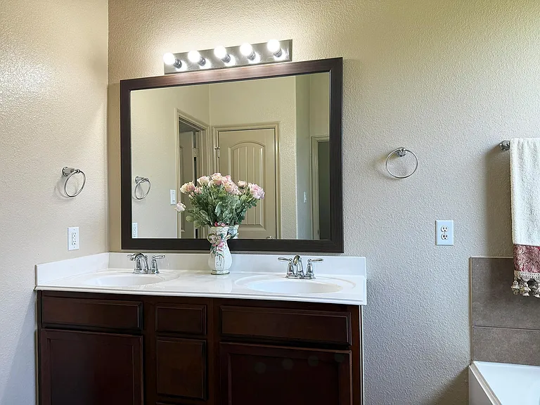 24510 Avellino Ct — Photo 18